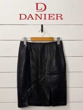 Danier Black Leather Pencil Skirt – Size 2